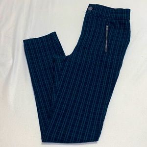 Hollister Ultra High-Rise Plaid Pants. Green, Navy, and Black. Zipper Pockets.
